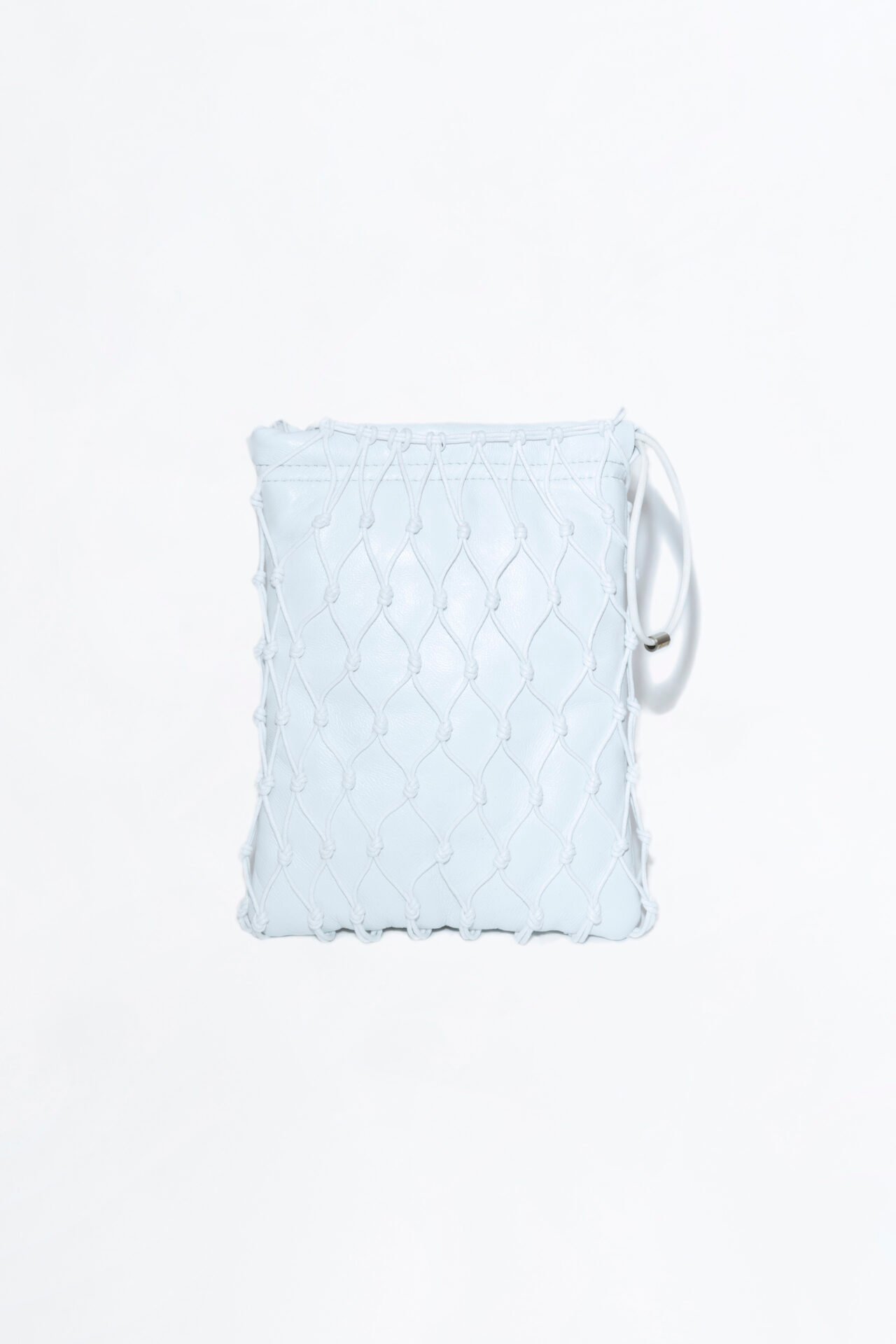 Carterita Ortiz trenzada a mano con hilo de algodón encerado y sobre interno de cuero de oveja.