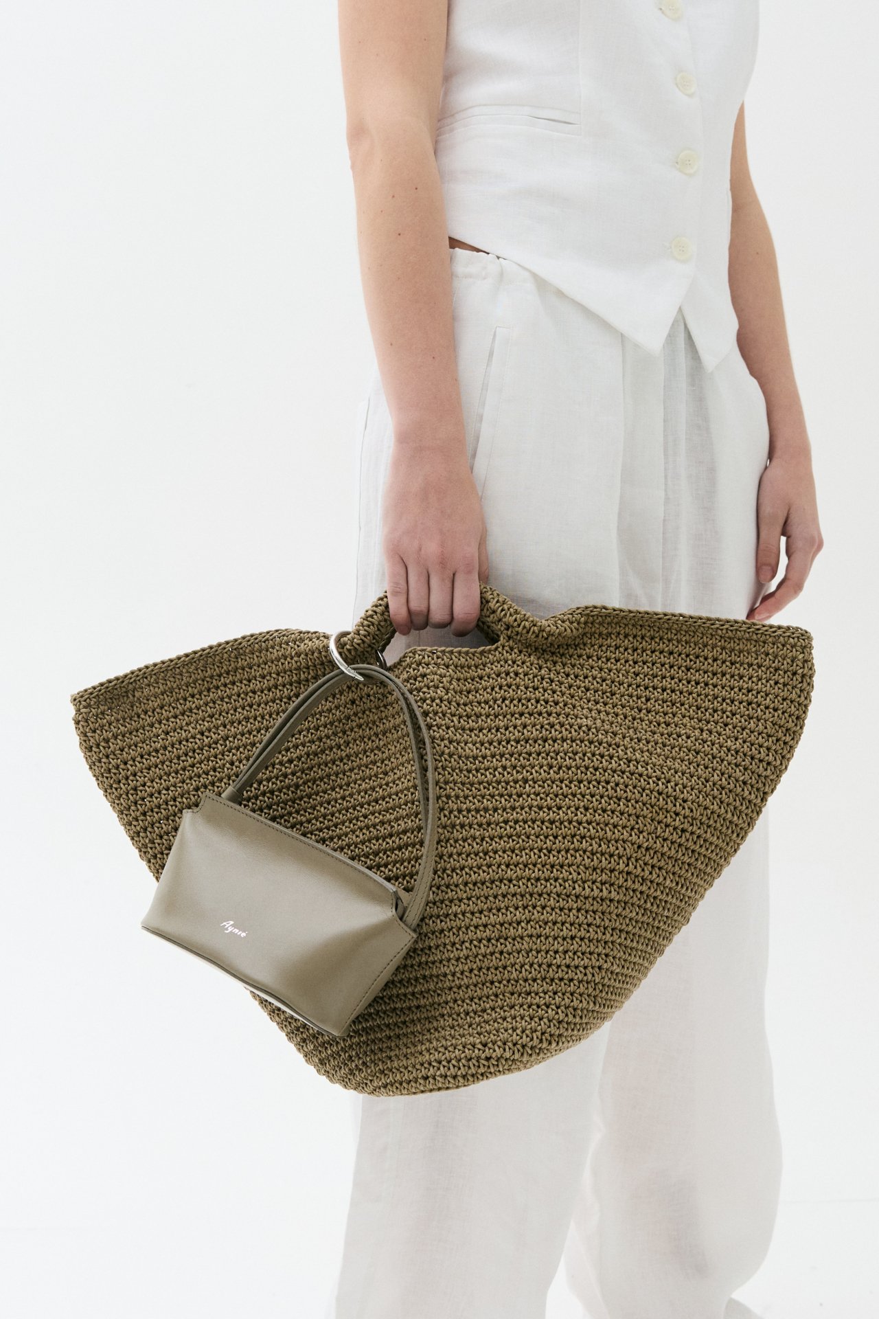 AYNIE_LOOKBOOK_AGOSTO_24_0207